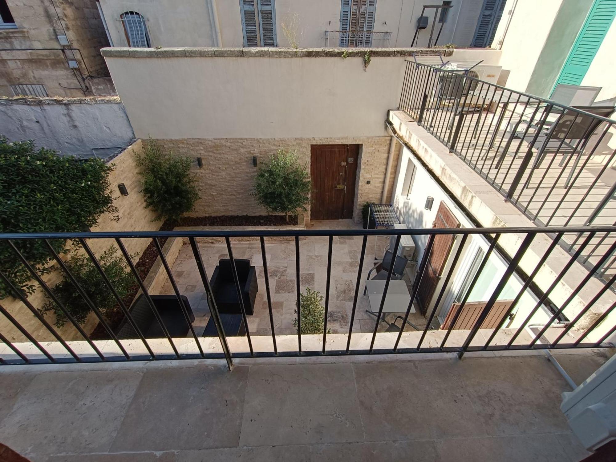 Appartements Et Studio Renoves En 2022, Intra Muros Avignon Luaran gambar